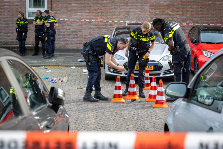 Politie schiet 59-jarige man neer na melding van bedreiging met vuurwapen