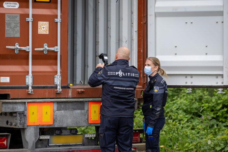 Trailer vol met dure designerkleding gestolen bij transportbedrijf