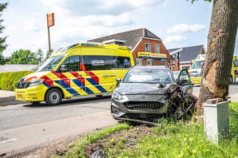 Vier gewonden na botsing tussen twee auto’s