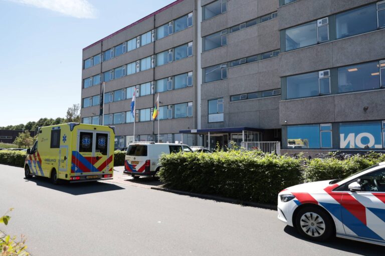 Gewonde bij steekpartij bij opvang locatie