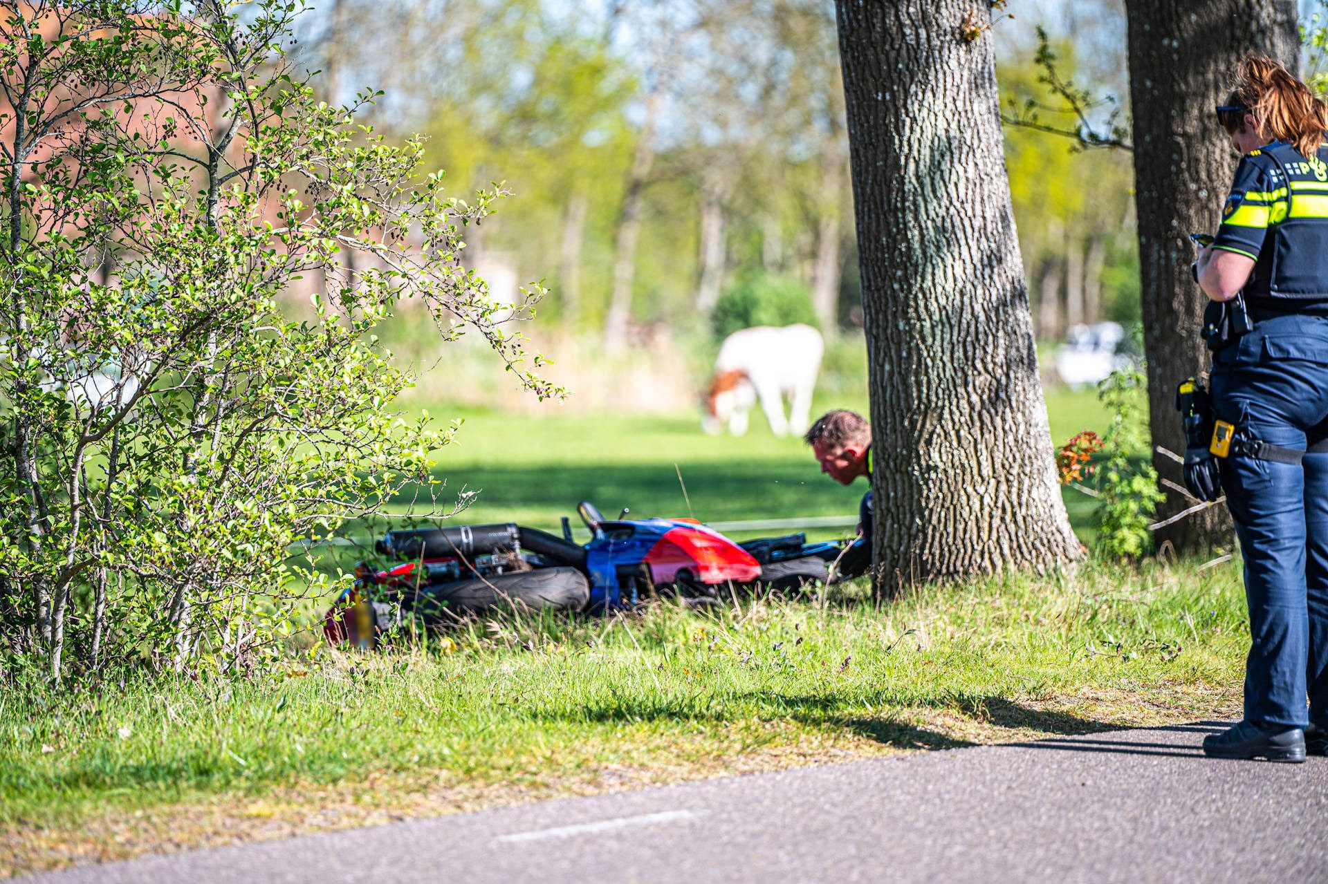 Motorrijder zwaargewond naar ziekenhuis na harde val