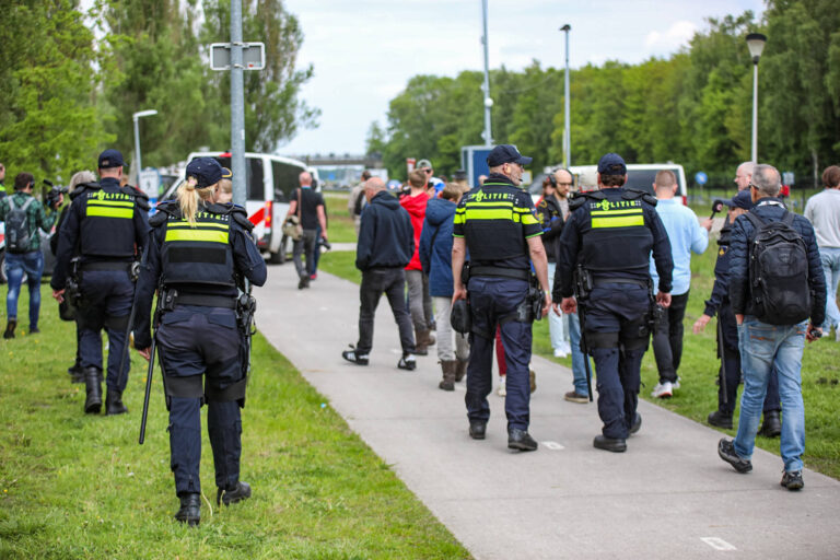 Demonstraties bij aanmeldcentrum, één aanhouding