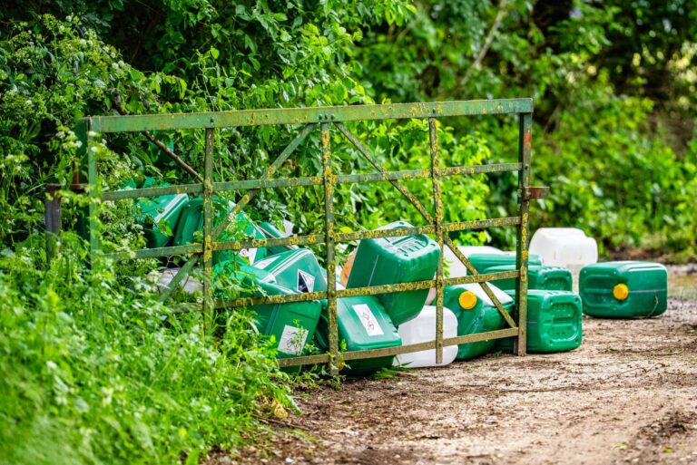 Mogelijk drugsafval gedumpt bij boerderij