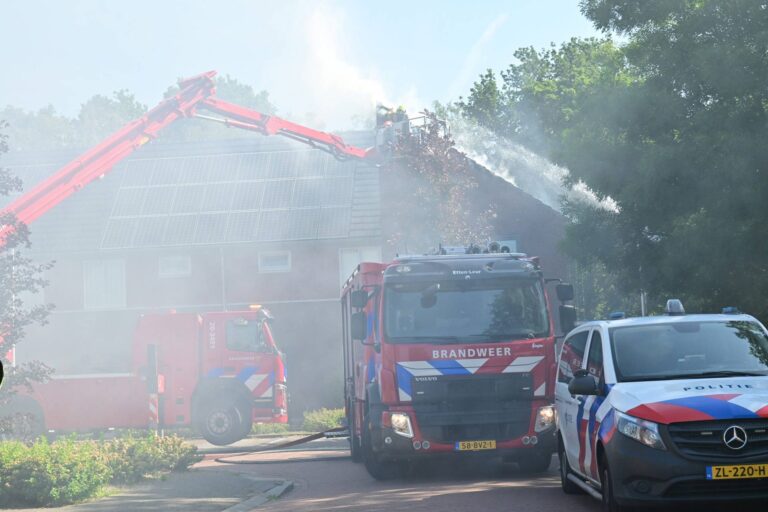 Brand op het dak met zonnepanelen