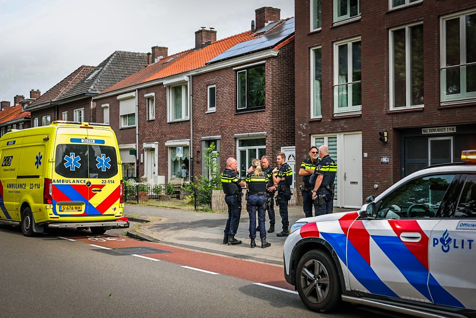 Man valt negen meter uit raam, traumahelikopter ingezet