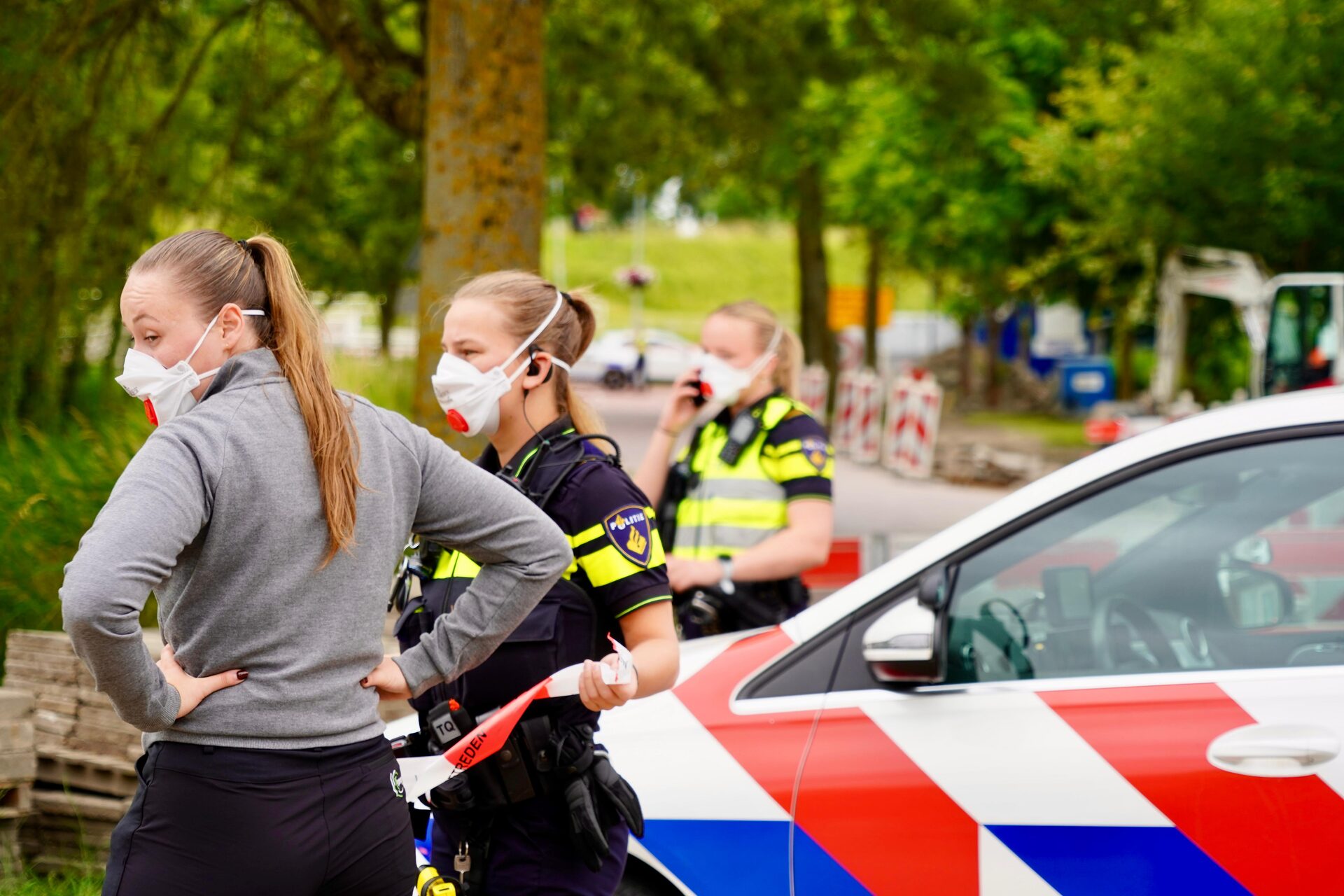 Straat afgezet na vondst mogelijk asbest