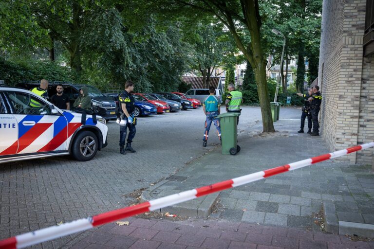 Persoon gewond bij schietincident, politie zoekt 15-jarige verdachte