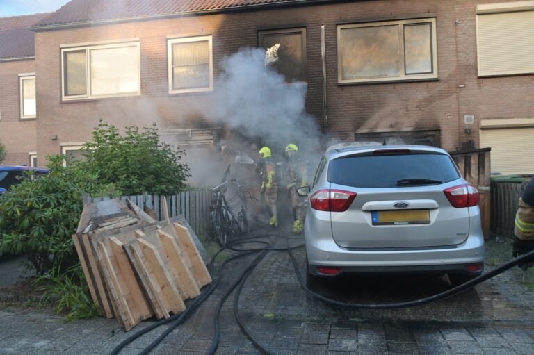 Explosie zorgt voor veel schade aan woning