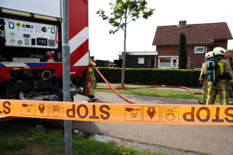 Uitslaande brand verwoest schuur achter woning