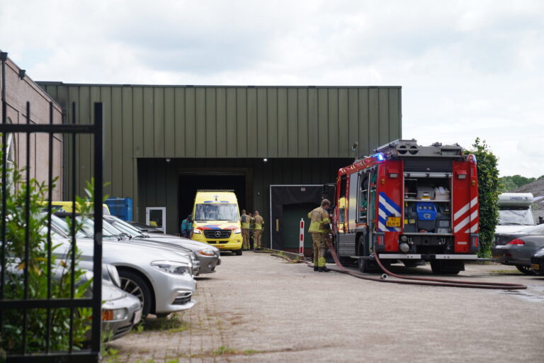 Man zwaargewond door exploderende spuitbus bij werkzaamheden