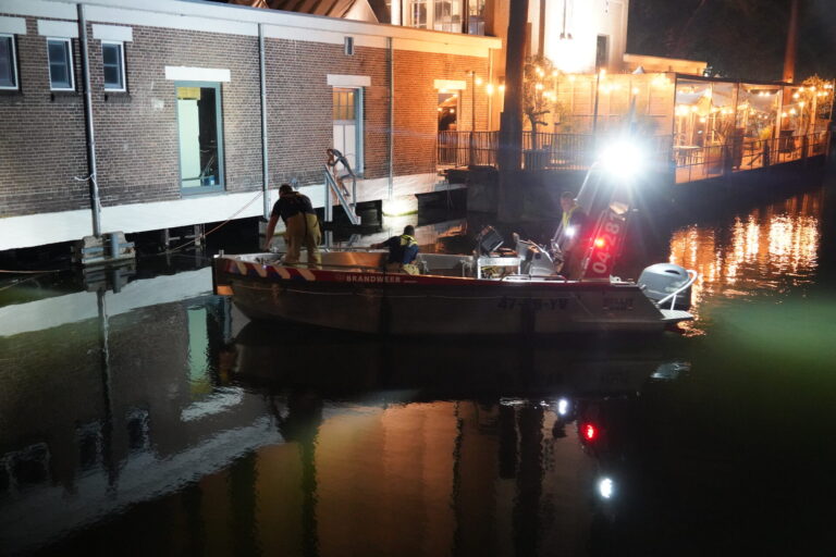 Grote zoekactie na melding over persoon te water