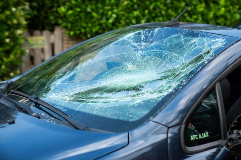 Bestuurder speedpedelec raakt gewond bij aanrijding met auto