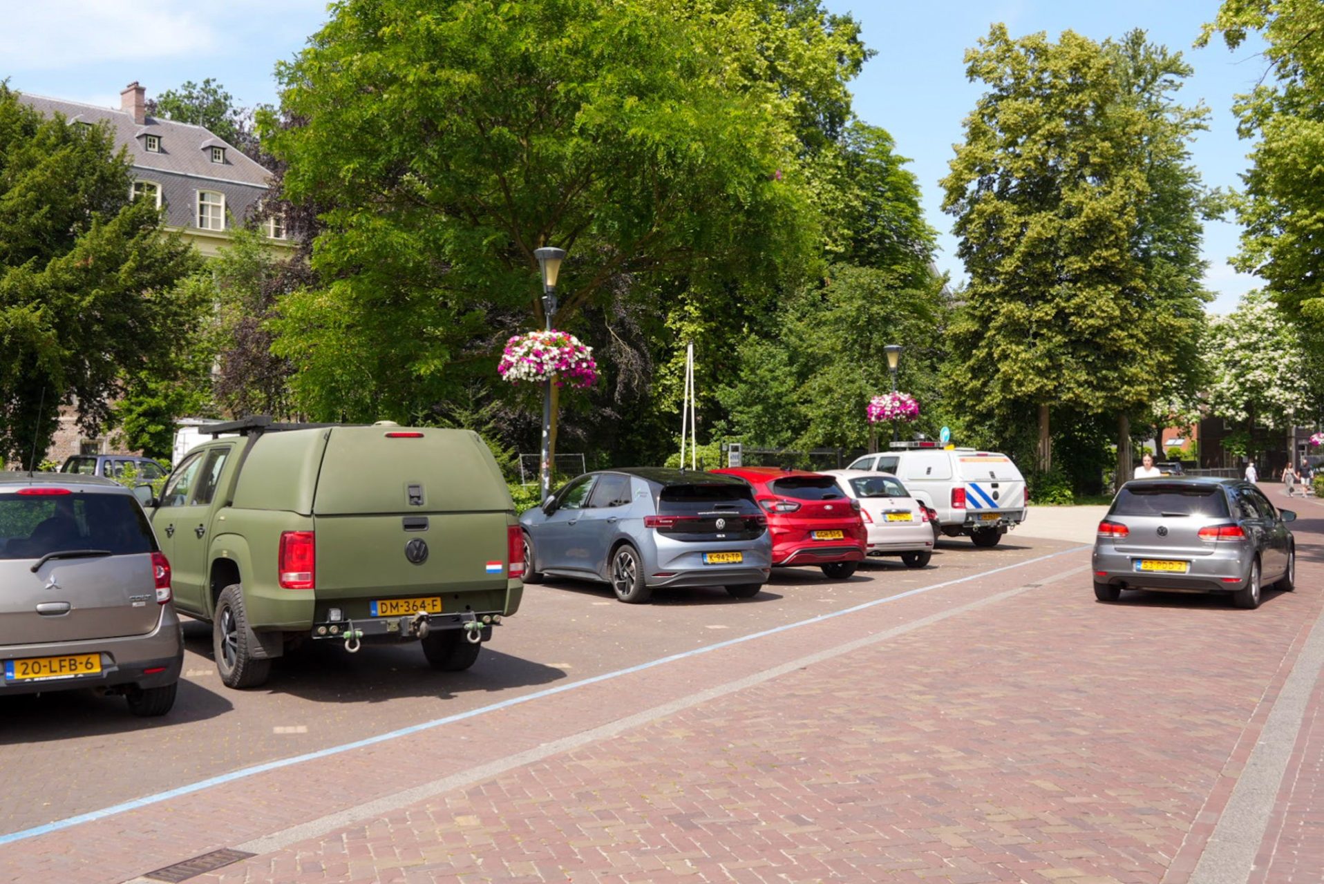 EOD ingezet bij gemeentehuis na vondst mogelijk explosief