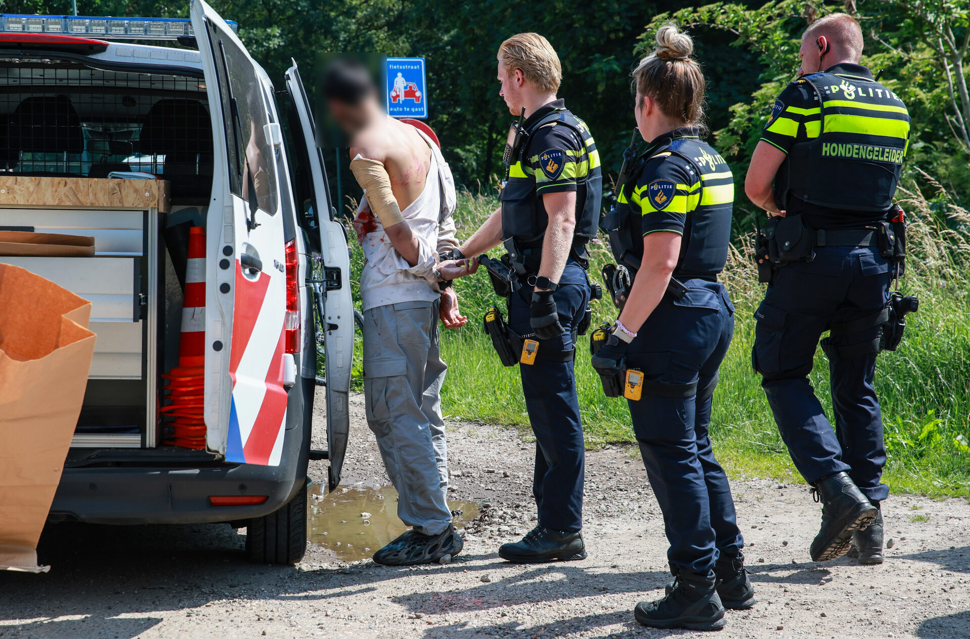 Man raakt gewond bij steekincident in recreatiegebied, verdachte aangehouden in Vlaardingen