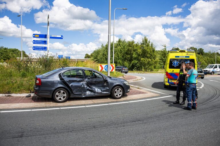Persoon gewond bij aanrijding met drie voertuigen