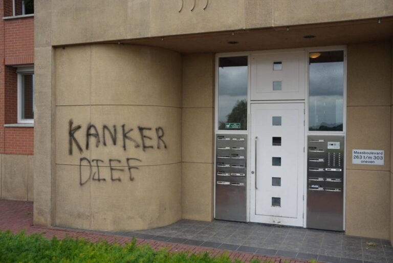 Explosie veroorzaakt schade aan appartementencomplex