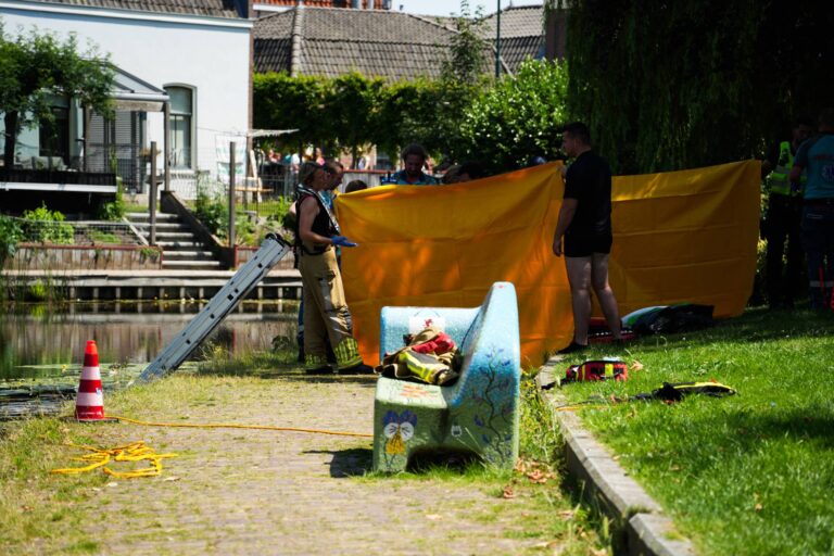 Persoon uit water gehaald