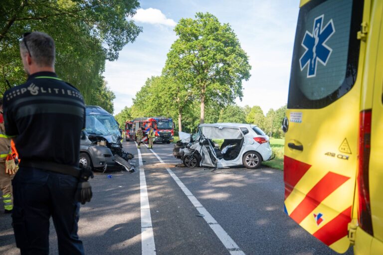Dodelijk ongeval tussen auto en camperbusje