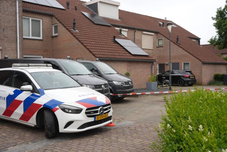 Man aangehouden na overlijden van vrouw in woning