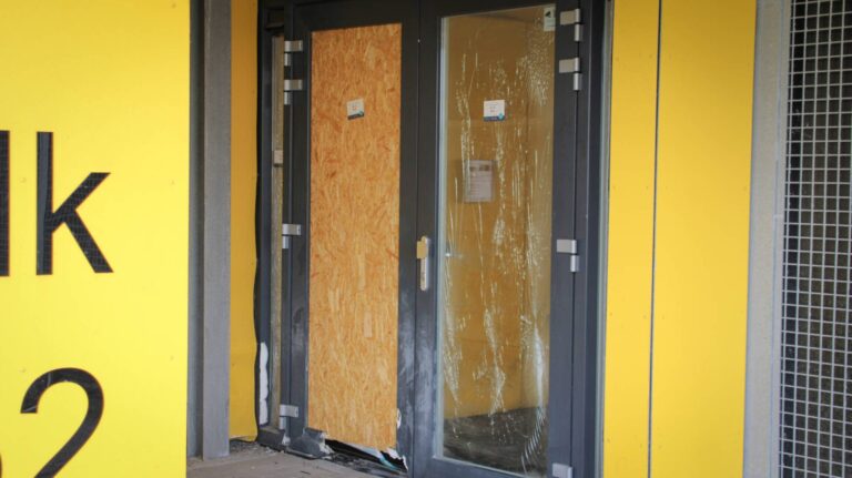 Explosie veroorzaakt zware schade aan wooncomplex