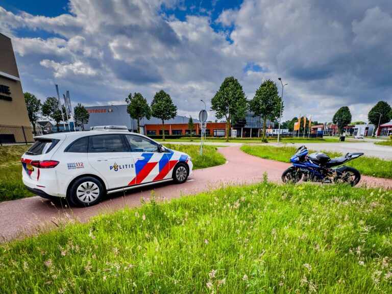 Politie houdt motorrijder aan na lange achtervolging