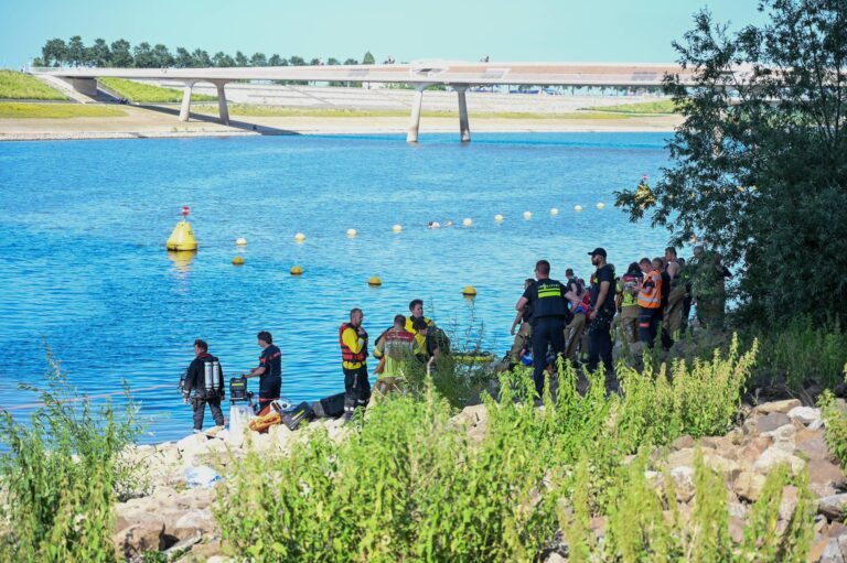 21-jarige man overleden na hoge sprong in het water
