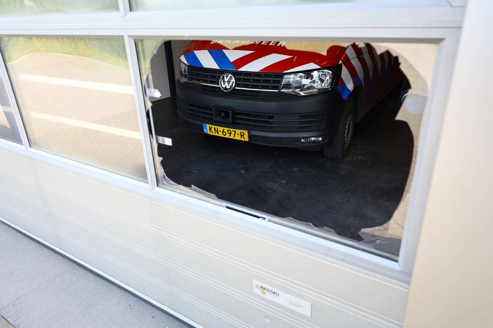 Inbrekers slaan opnieuw toe bij brandweerkazerne en richten forse schade aan