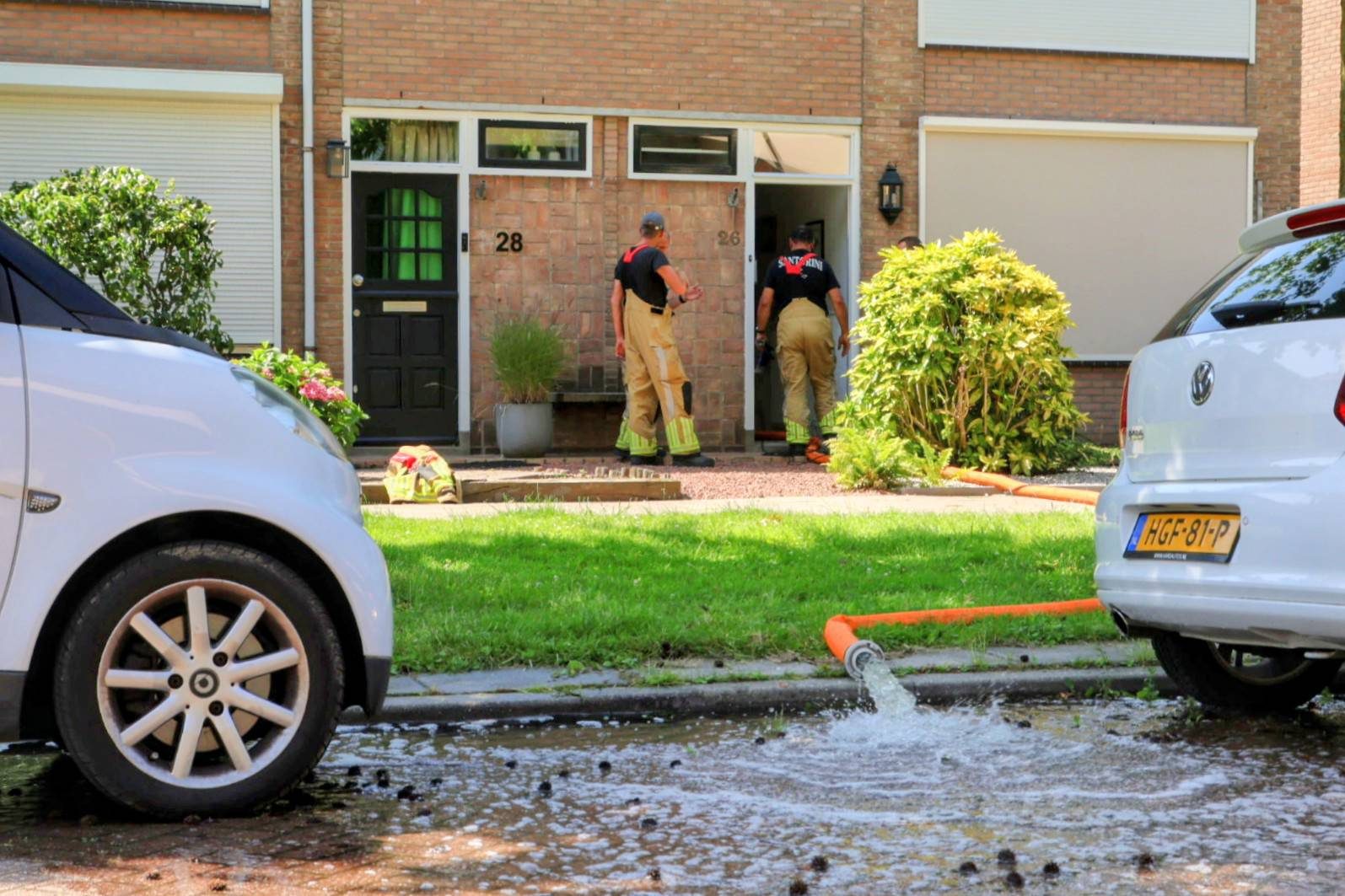 Brandweer pompt ‘zwembad’ in kruipruimte leeg