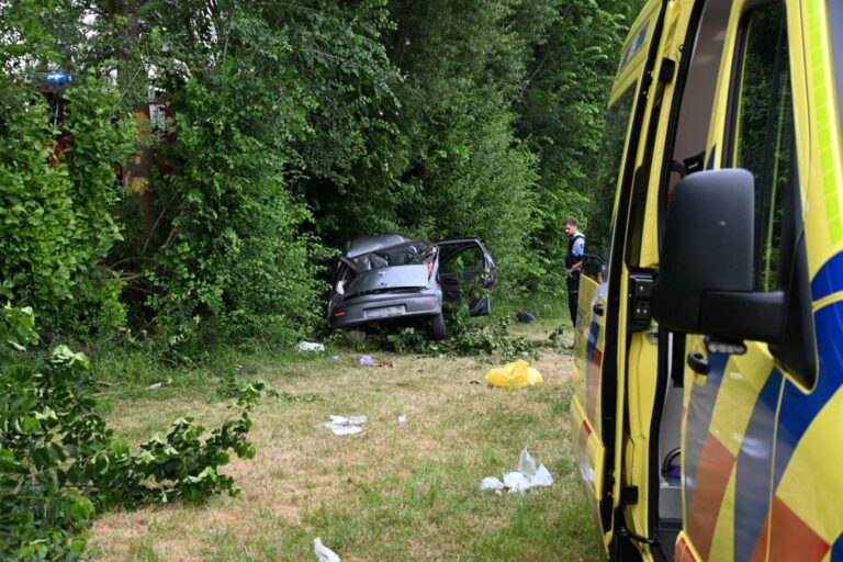 Vrouw (22) uit Oekraïne overleden na heftig ongeluk met man en peuter aan boord
