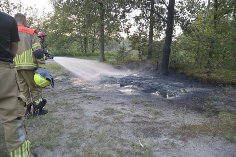 Drie dixi’s volledig uitgebrand