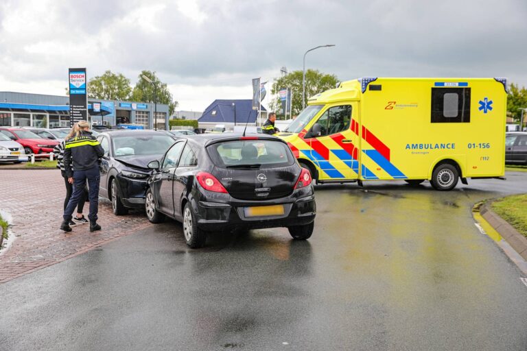 Eén gewonde behandeld bij frontale botsing door nemen van binnenbocht