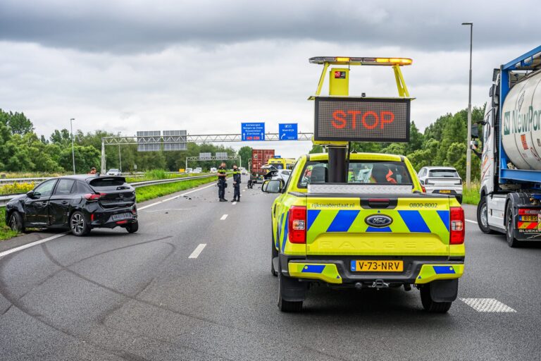 Ernstig ongeval met twee auto’s en vrachtwagen
