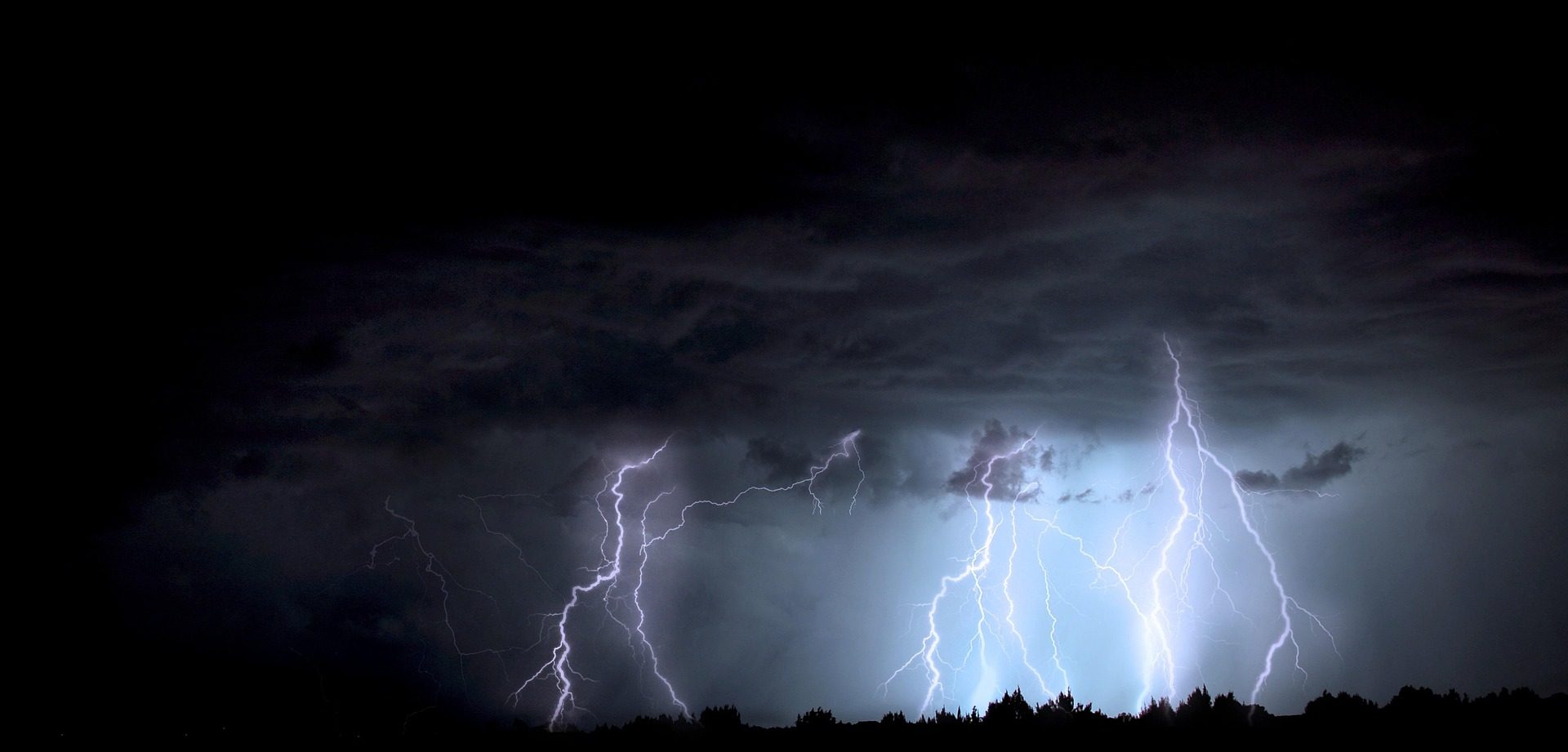 wkidesign-lightning-1158027_1920 - 112 Nederland