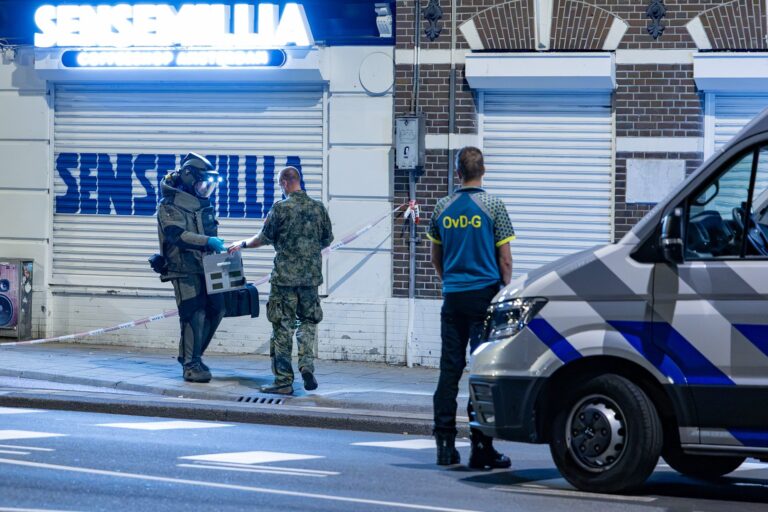 Explosief aangetroffen op straat, woningen en café ontruimd