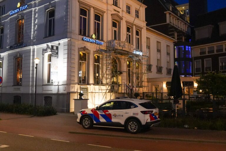 Politie zoekt verdachte na gewapende overval op hotel