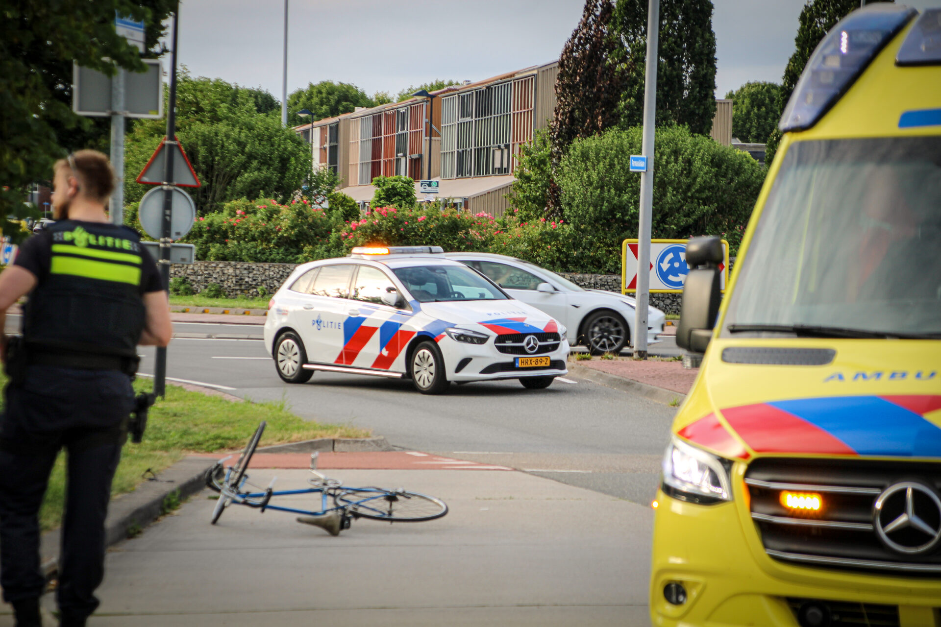 Wielrenner gewond na aanrijding met auto in Lelystad