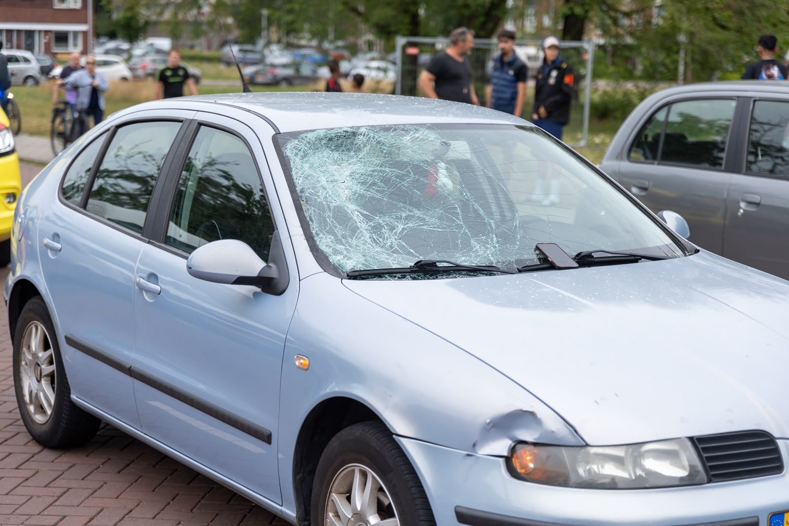 Jongeman zwaargewond na aanrijding in Velsen-Noord