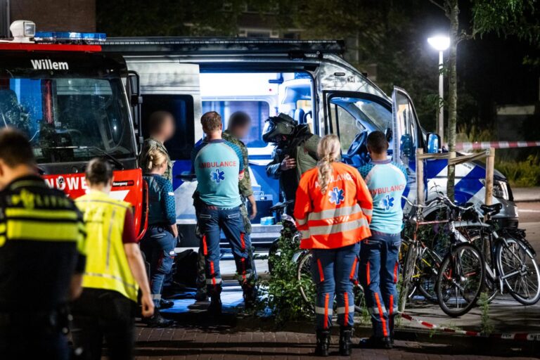 Twee mannen (21 en 26) aangehouden na reeks explosieven bij winkel