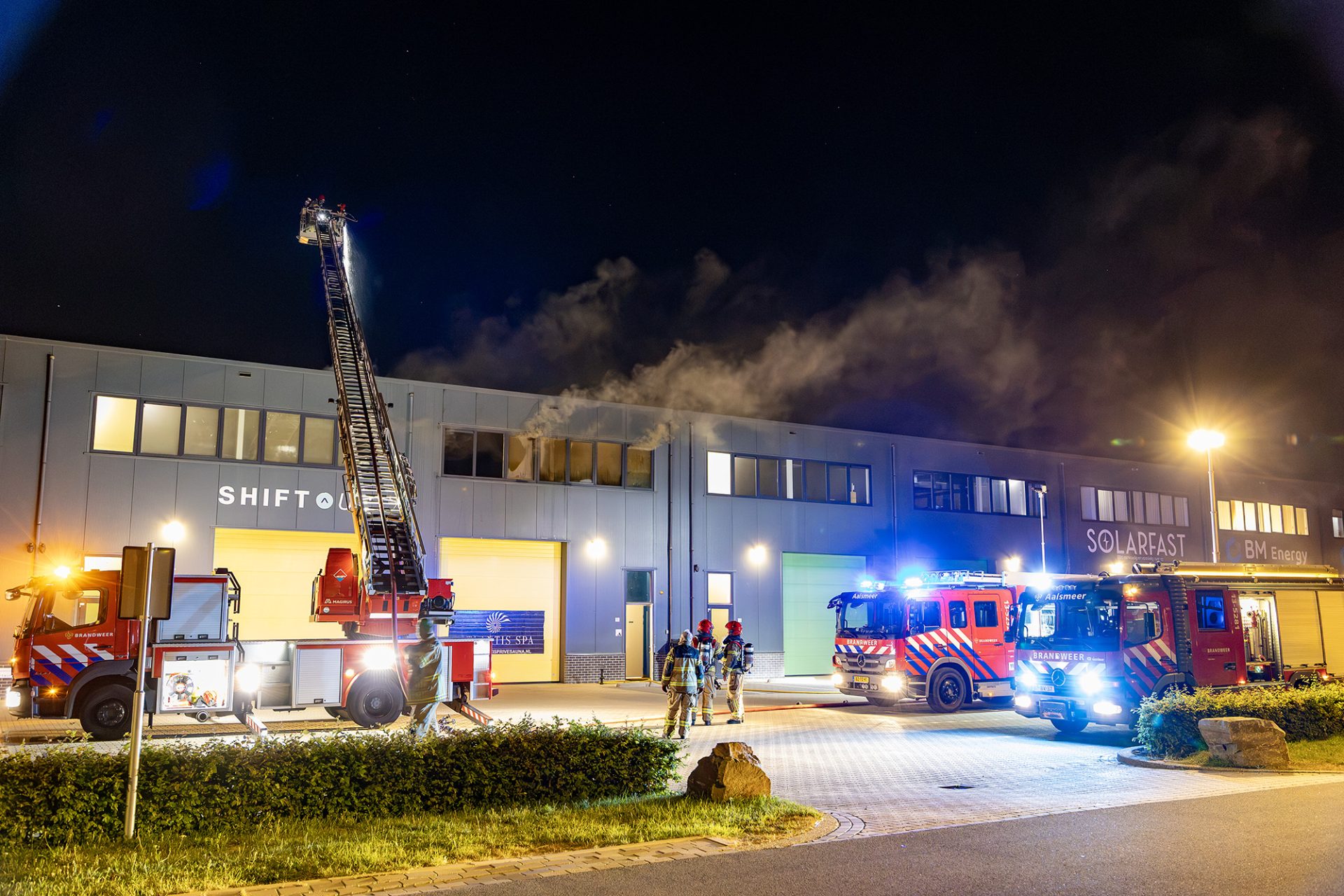 Grote brand zorgt voor veel schade aan bedrijfspand in Amstelveen