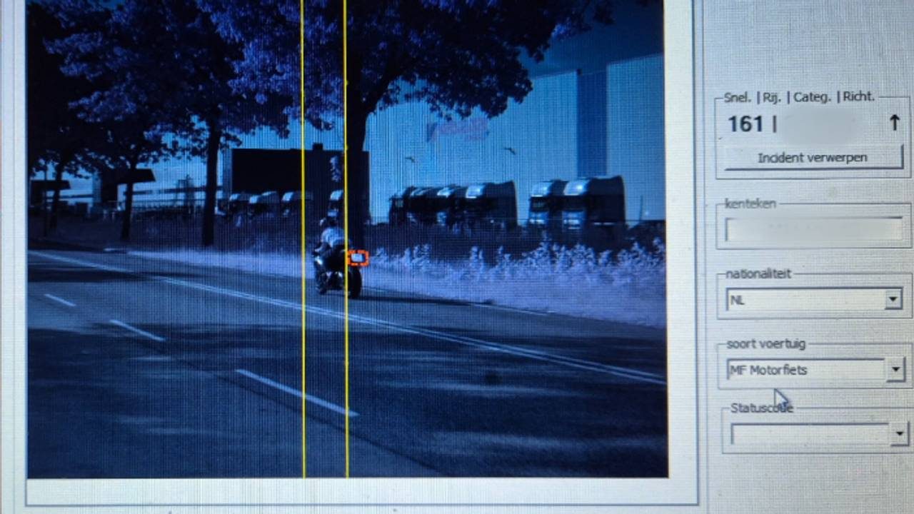 Extreme snelheidsovertreding: motorrijder rijdt drie keer te hard