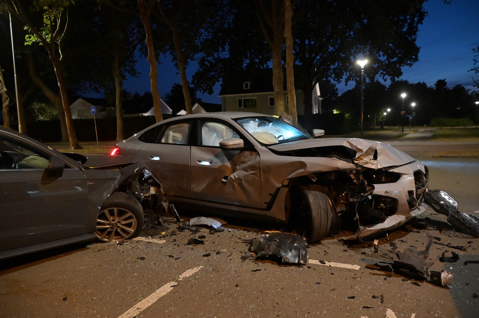 Ravage: automobilist ramt meerdere geparkeerde auto’s