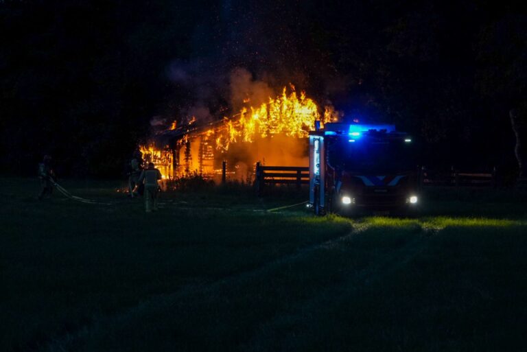 Stal volledig verwoest door brand