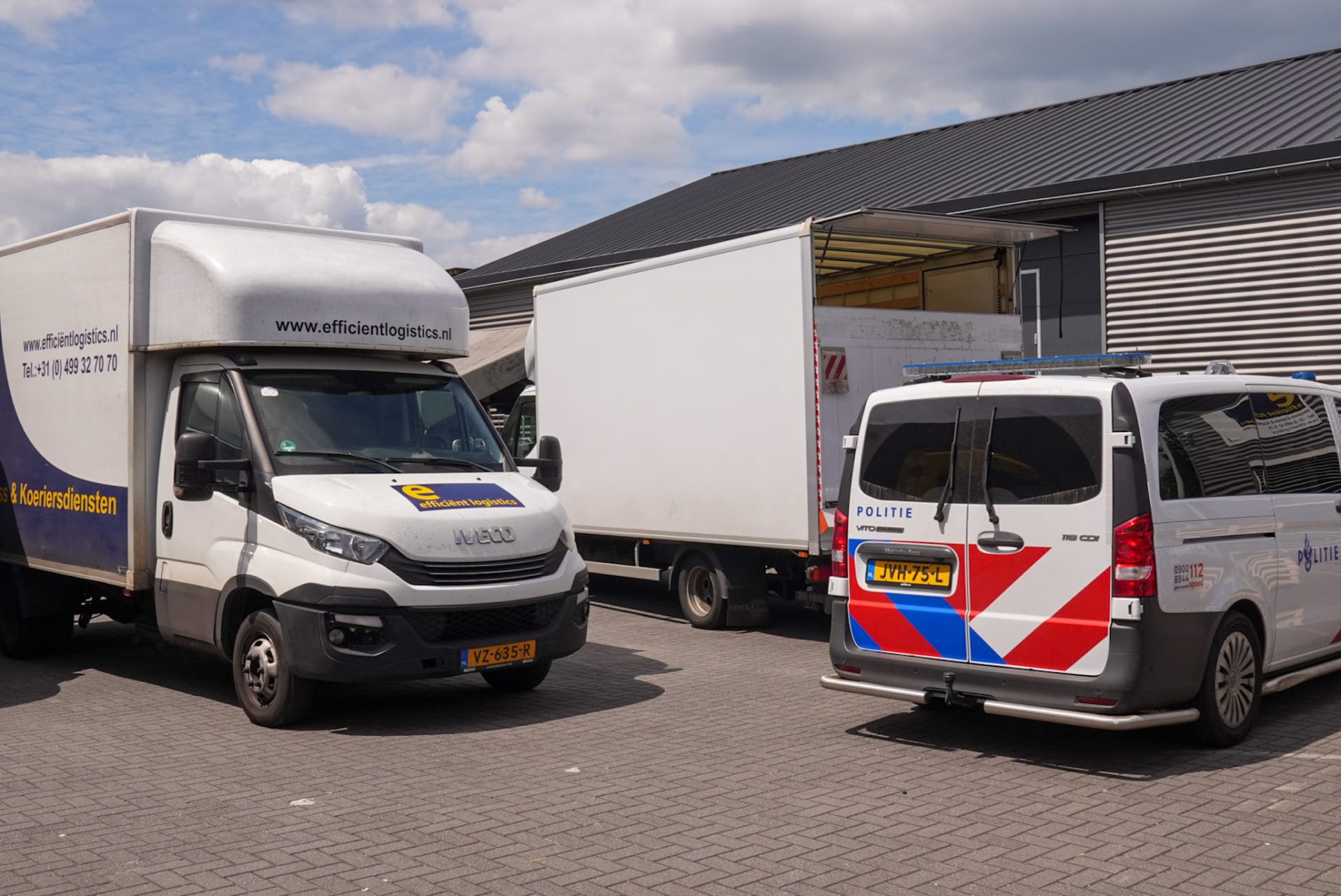 Twee aanhoudingen na vondst hennepkwekerij