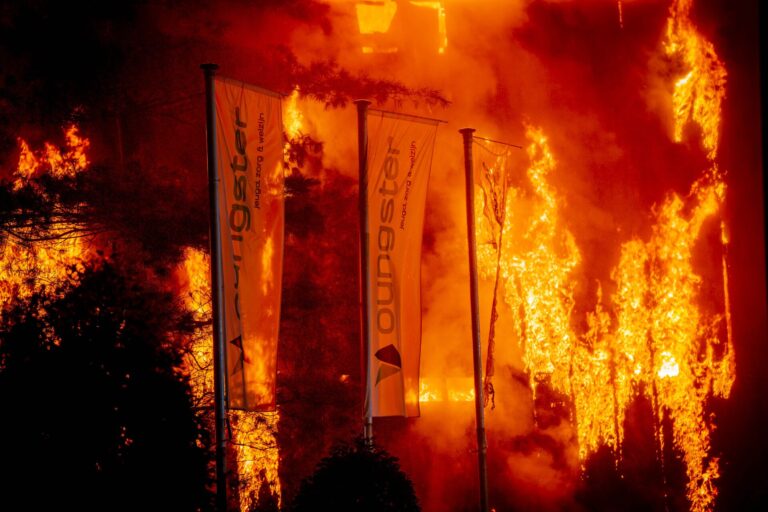 UPDATE: Zeer grote brand verwoest zorginstelling