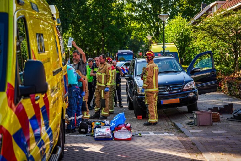89-jarige vrouw met rollator doodgereden door achteruitrijdende auto