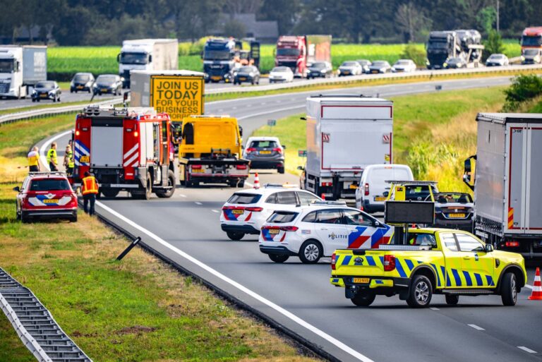 Meerdere voertuigen betrokken bij ongeval op snelweg