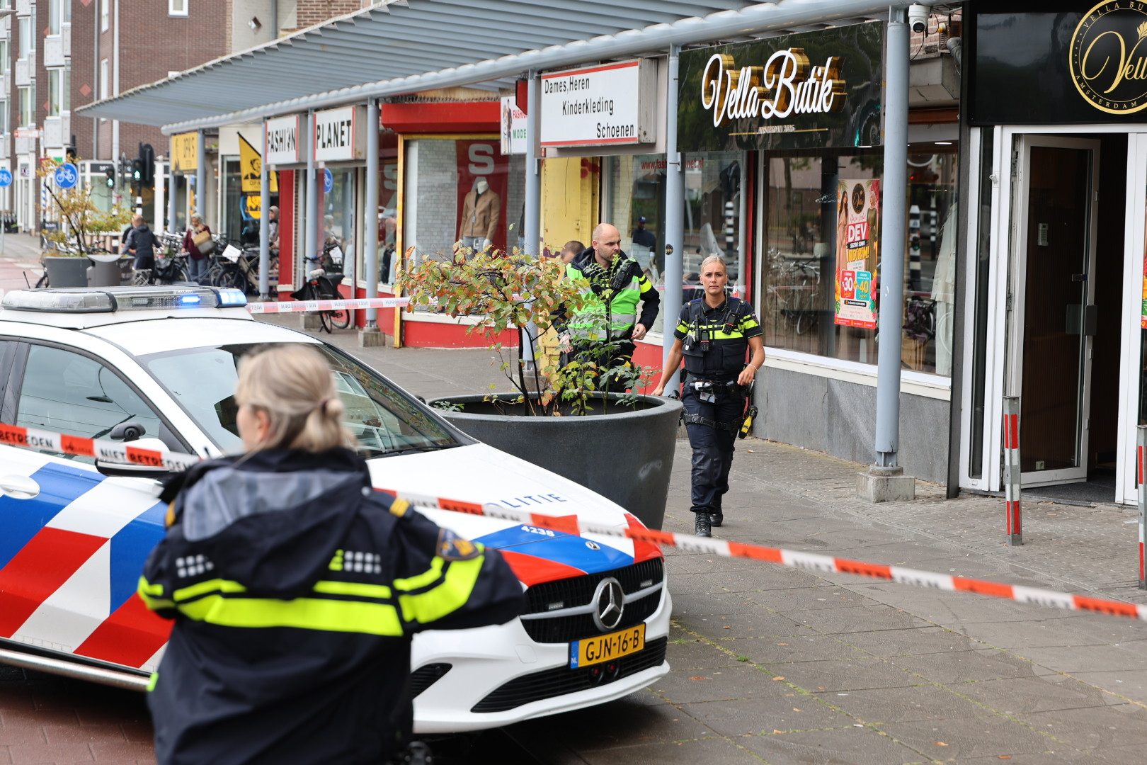 Grote zoekactie naar overval op juwelier, twee daders gevlucht