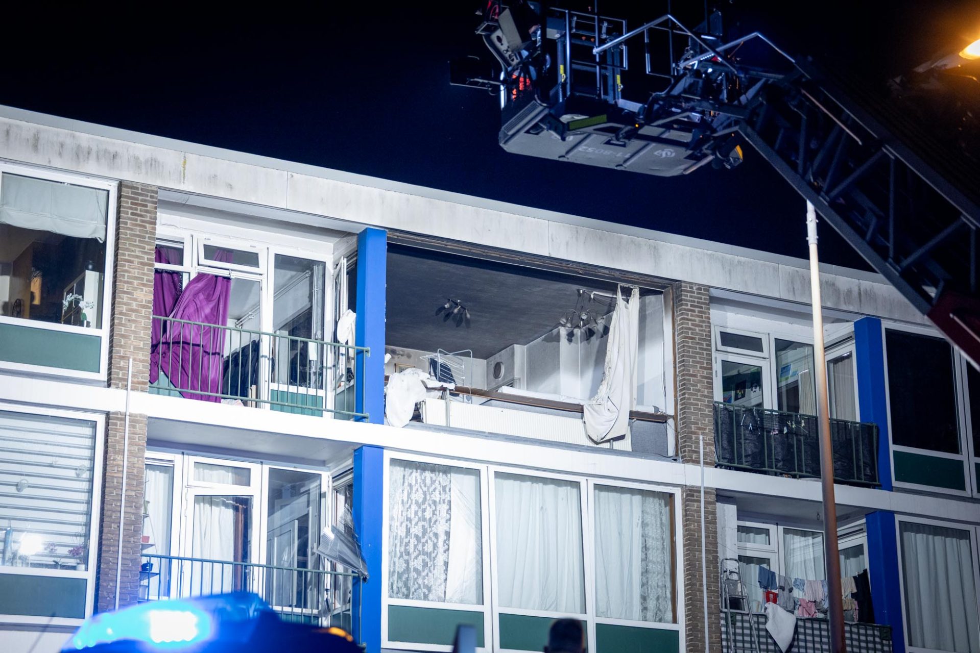 Explosie verwoest achtergevel van appartement
