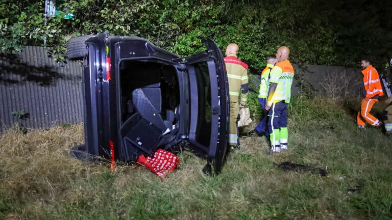 Bestuurder spoorloos na crash op snelweg