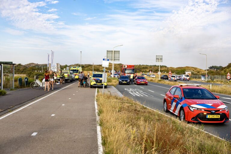 Brandweer blust na bij duinbrand, campinggasten mogen terugkeren